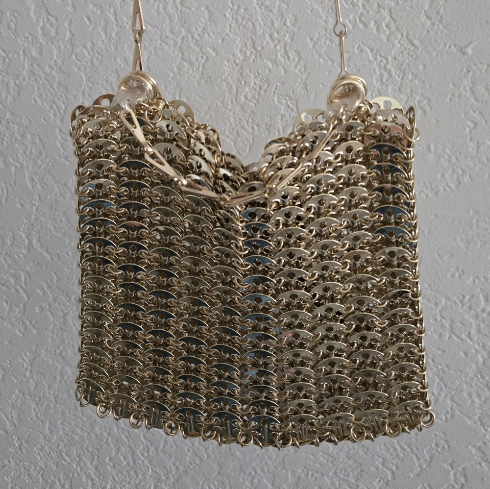 Rabanne Iconic 1969 Chainmail Shoulder Bag in light gold - Picture 11 of 12